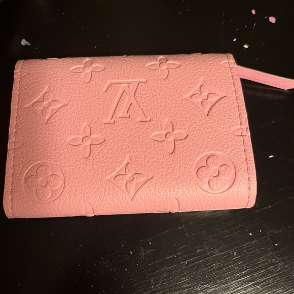 Pink - Picture 3 of 3